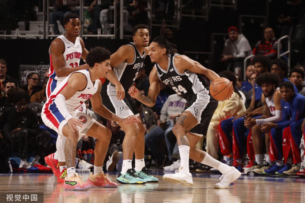 乔治扑空 乔治扑空